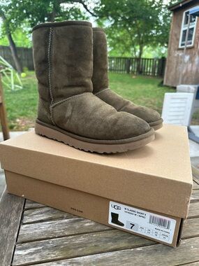 UGG Classic Short II Boots in Olive Brown